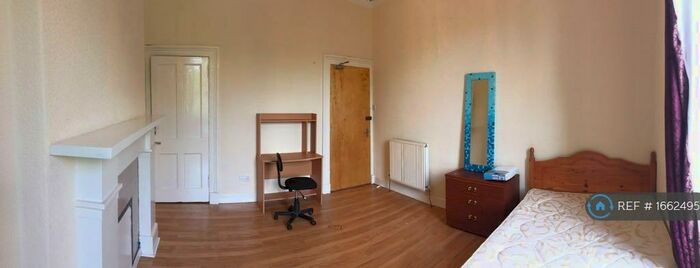 3 Bedroom Flat To Rent In West Princes Street, Glasgow, G4