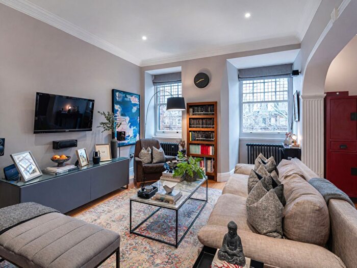 2 Bedroom Flat For Sale In Lower Sloane Street, London, SW1W