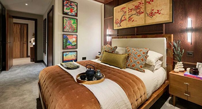 2 Bedroom Flat To Rent In Merino Gardens, London, E1W