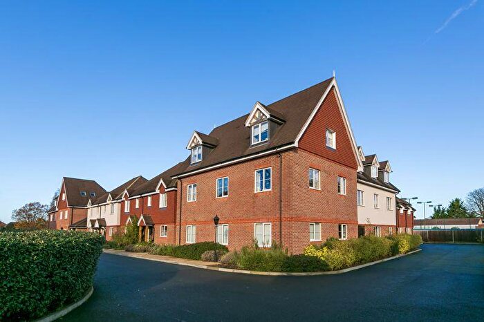 2 Bedroom Flat For Sale In Pavilion Place, East Molesey, KT8