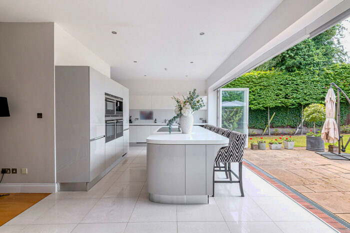 6 Bedroom Semi-Detached House To Rent In Coppetts Road, Muswell Hill, N10