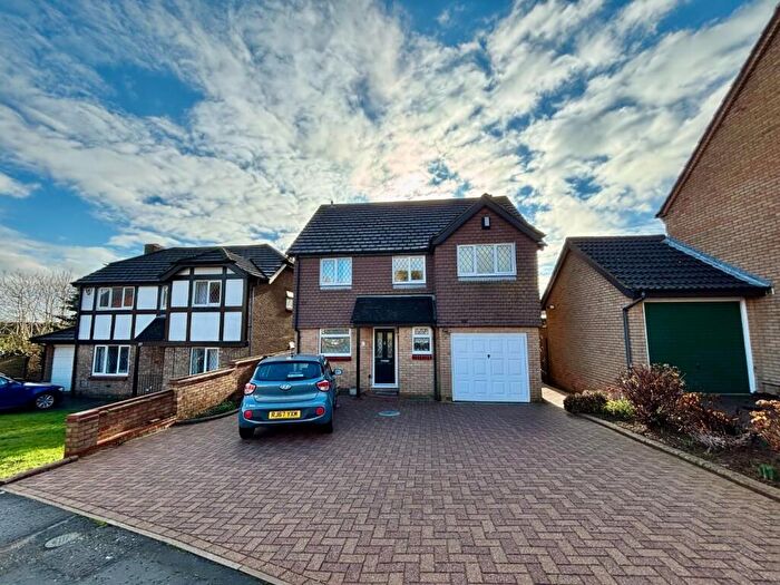 4 Bedroom Detached House For Sale In Daimler Close, Rectory Farm, NN3