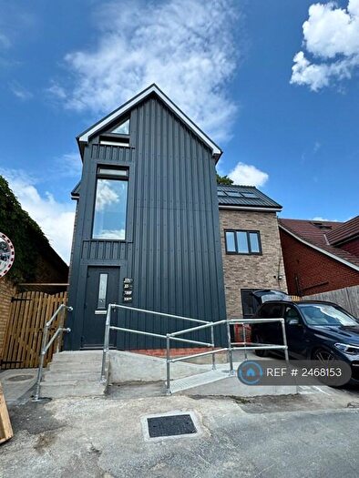 3 Bedroom Flat To Rent In Chipstead Valley Road, Coulsdon, CR5