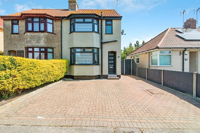 2 Bedroom Semi Detached House For Sale In Kirkley Run, Lowestoft, NR33