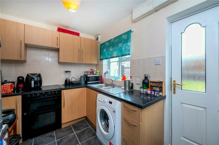 3 Bedroom Terraced House For Sale In Eastcliffe Square, Caythorpe, Grantham, Lincolnshire, NG32