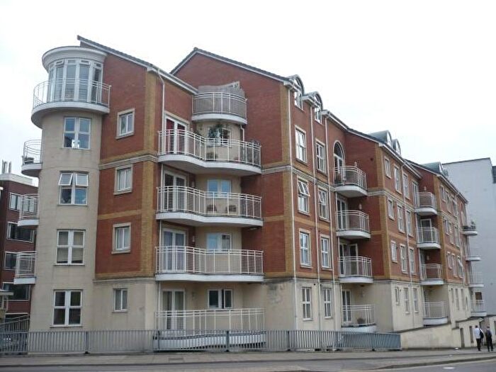 2 Bedroom Flat To Rent In Grantley Heights, Reading, RG1