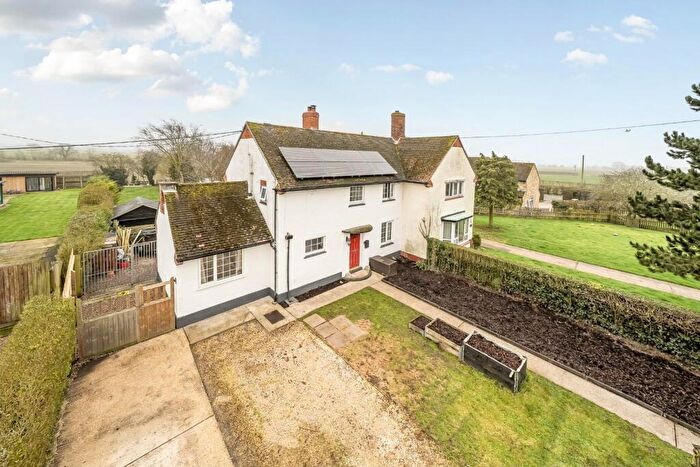 3 Bedroom Semi-Detached House For Sale In Platts Lane, Bucknall, Woodhall Spa, LN10