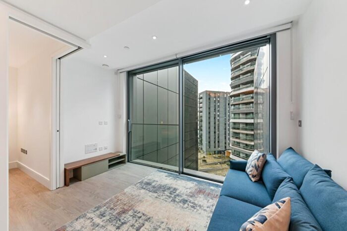 Studio To Rent In Carrara Tower, City Road, Old Street, EC1V