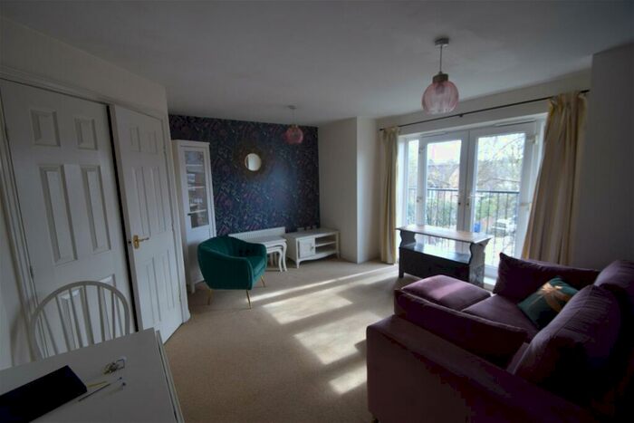 2 Bedroom Flat To Rent In Chelburn Court, Stockport, SK3