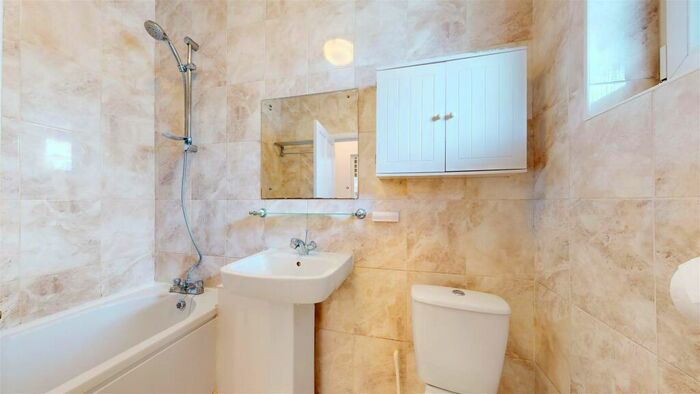 1 Bedroom Apartment For Sale In George Loveless House, Diss Street, Shoreditch, E2