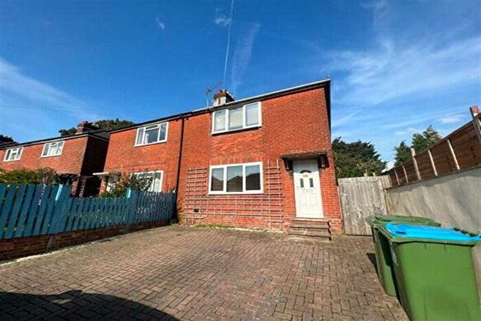 2 Bedroom Semi-Detached House To Rent In Freshfield Square, SO15