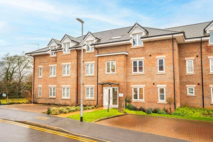 1 Bedroom Apartment For Sale In Neville Close, St. Albans, Hertfordshire, AL3