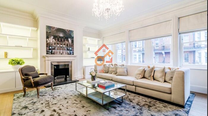 3 Bedroom Flat To Rent In Duke Street, Mayfair, London, W1K