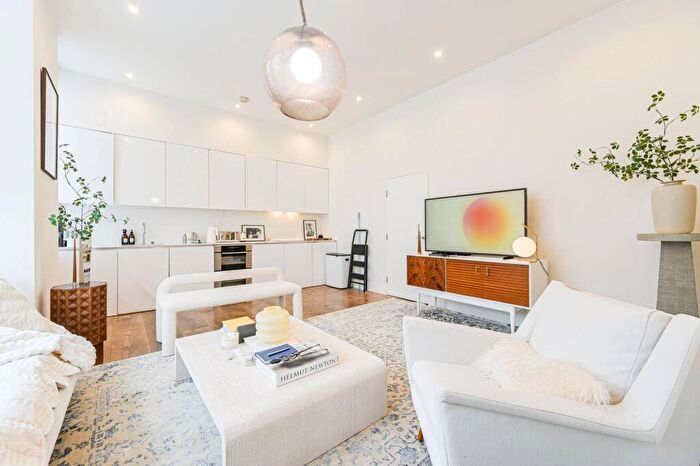 2 Bedroom Flat For Sale In Coleherne Road, Chelsea, London, SW10