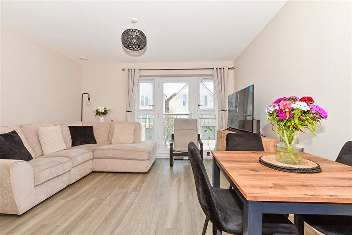 2 Bedroom Flat For Sale In The Avenue, Tunbridge Wells, Kent, TN2
