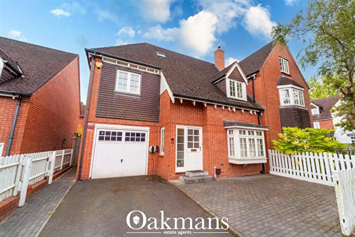 5 Bedroom Semi Detached House For Sale In Middlepark Drive, Northfield, Birmingham, B31