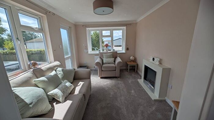 1 Bedroom Park Home For Sale In Elm Tree Park, Queen Street, Seaton Carew, Hartlepool, TS25