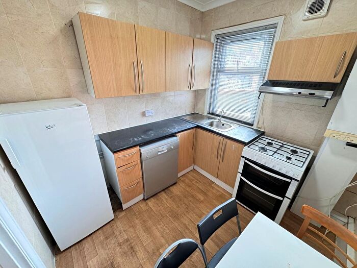 2 Bedroom Flat To Rent In A Watford Way, London, NW4