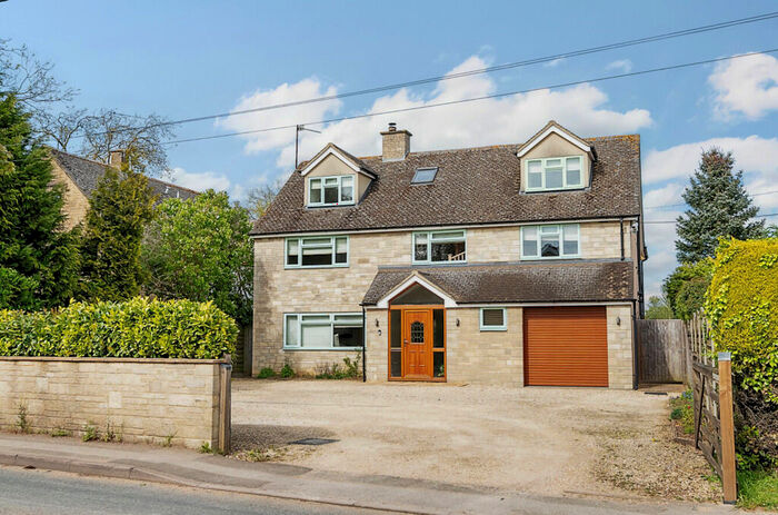 6 Bedroom Detached House For Sale In Abingdon Road, Standlake, Oxfordshire, OX29