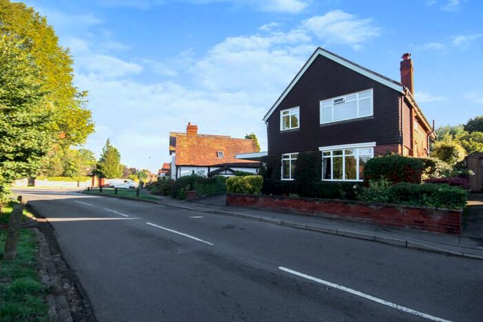 4 Bedroom Detached House For Sale In Spring Hill, Bubbenhall, Coventry, CV8