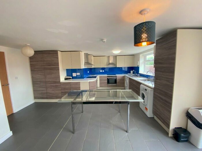7 Bedroom Semi-Detached House To Rent In Pershore Place, Coventry, West Midlands, CV4