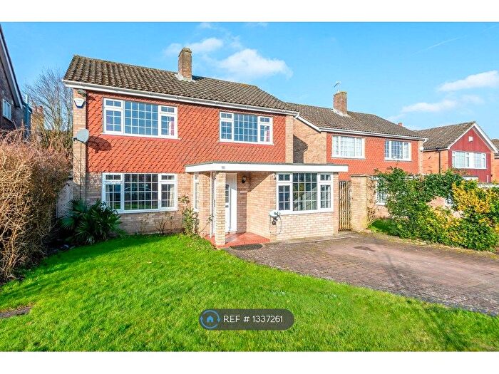 4 Bedroom Detached House To Rent In Phoenix Drive, Keston, BR2