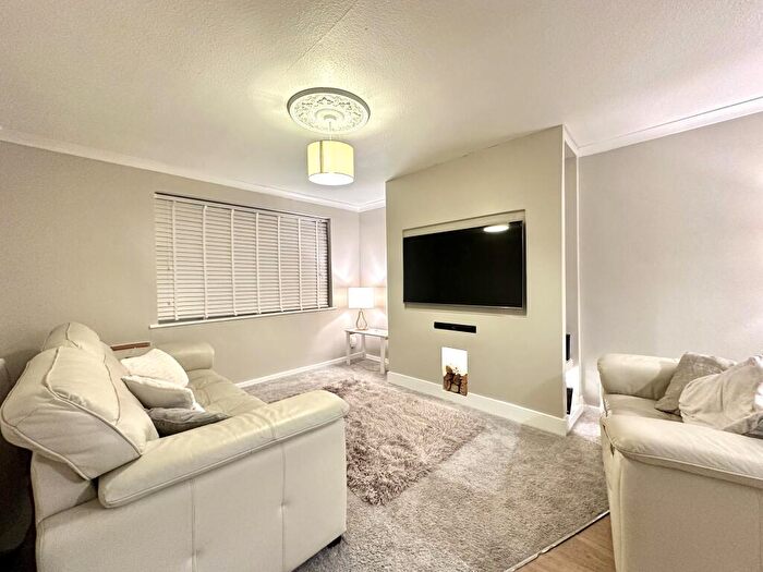 4 Bedroom House To Rent In Hillstone Road, Shard End, B34