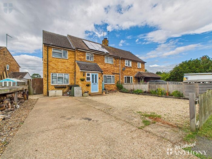 4 Bedroom Semi-Detached House For Sale In Burcott Lane, Bierton, Buckinghamshire, HP22