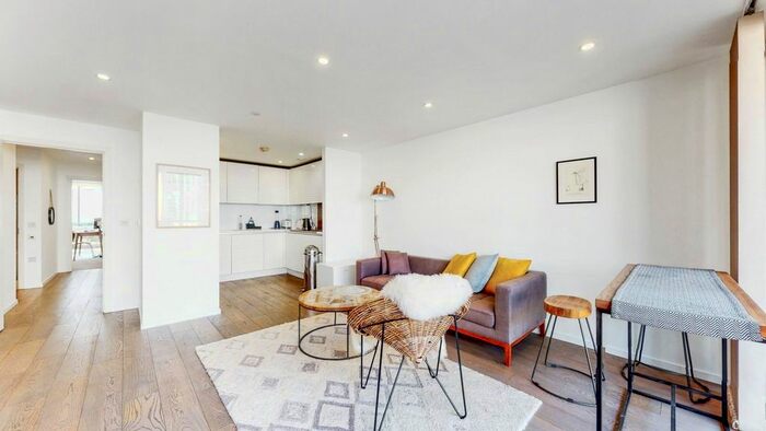 2 Bedroom Flat To Rent In Central Street, London, EC1V