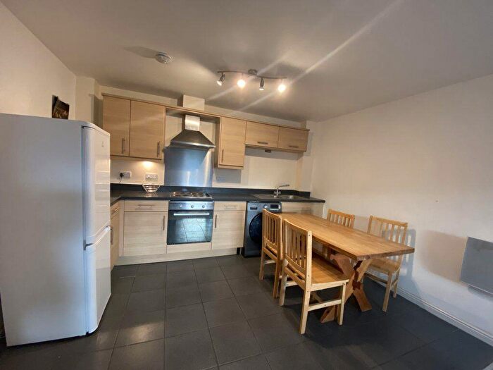 2 Bedroom Flat To Rent In Bronte Close, SL1