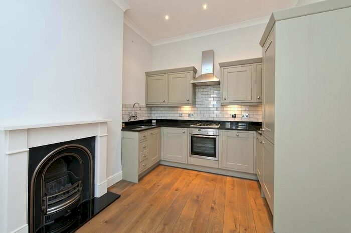 2 Bedroom Flat To Rent In St Quintin Avenue, London, W10