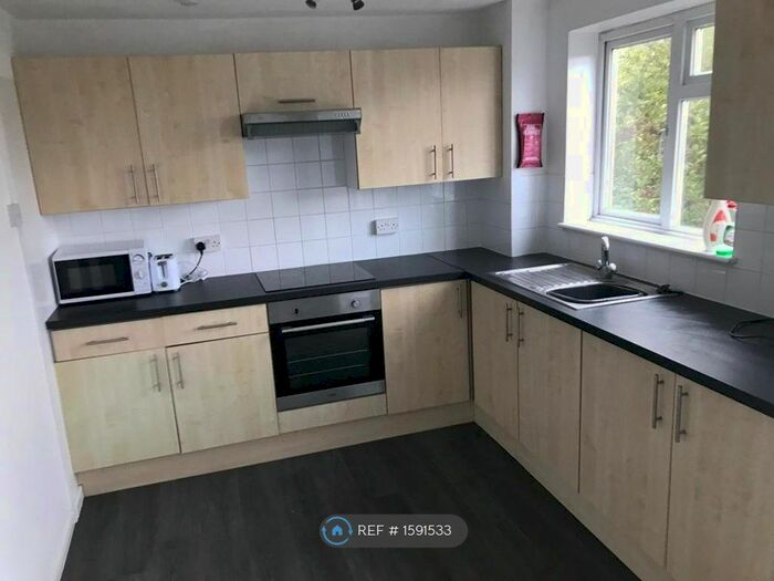 5 Bedroom Terraced House To Rent In Sullivan Close, Colchester, CO4