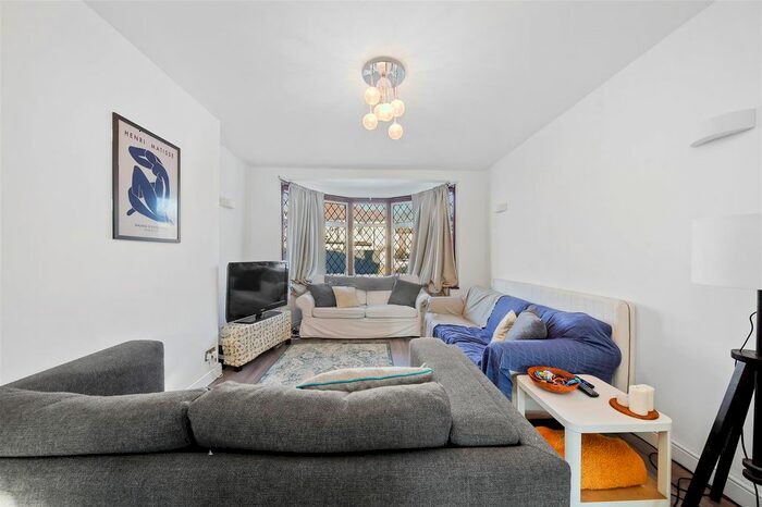 5 Bedroom Semi-Detached House To Rent In Helena Road, London, NW10