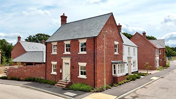 3 Bedroom Semi-Detached House For Sale In Mountbatten Park, North Baddesley, Southampton, Hampshire, SO52