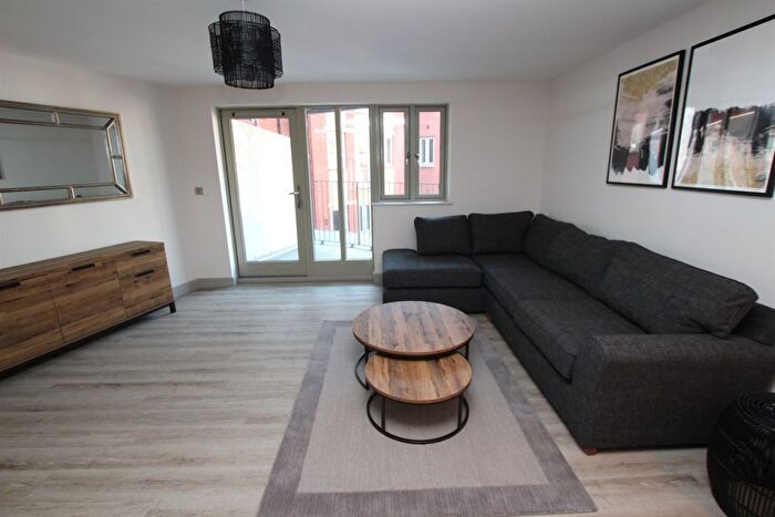 2 Bedroom Flat To Rent In Barrack Lane, Nottingham, NG7