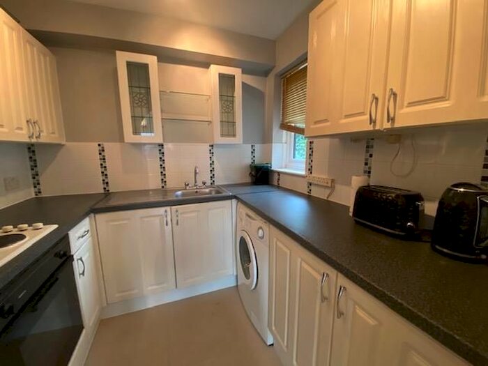 1 Bedroom Flat To Rent In Hickory Close, Edmonton, N9