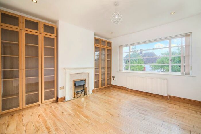 2 Bedroom Flat To Rent In Ossulton Way, East Finchley, N2