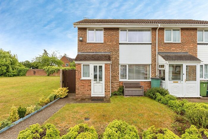 3 Bedroom Semi-Detached House For Sale In Loxwood, Norwich, NR6