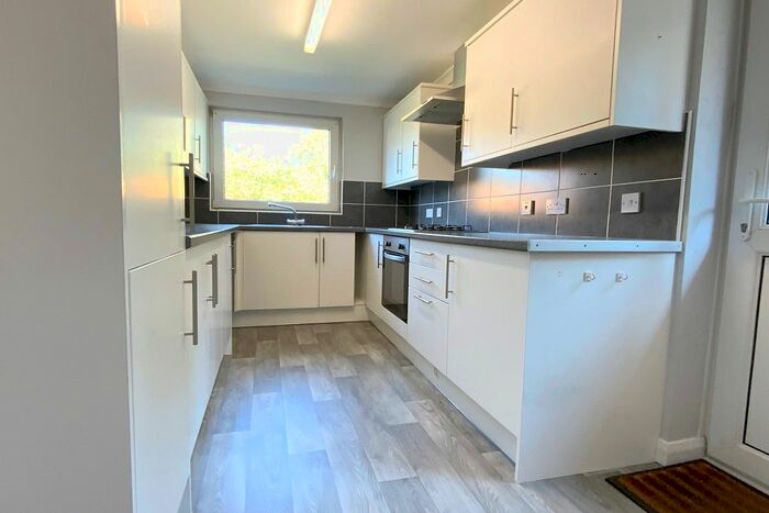3 Bedroom Bungalow To Rent In Grenville Drive, Tavistock, PL19