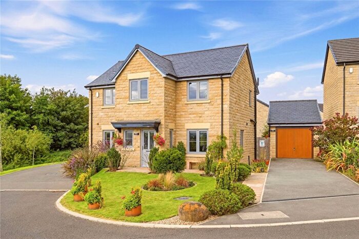 4 Bedroom Detached House For Sale In Windermere Avenue, Colne, Lancashire, BB8