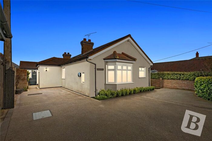 4 Bedroom Bungalow For Sale In The Street, Woodham Ferrers, Chelmsford, Essex, CM3
