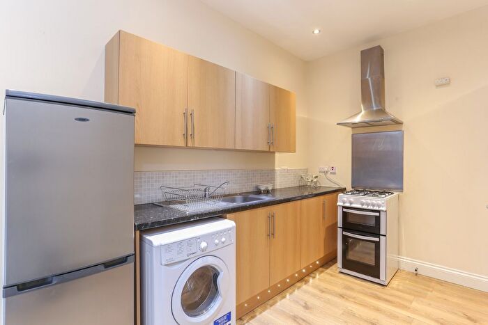 1 Bedroom Flat To Rent In Latimer Road, London, W10