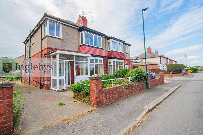 3 Bedroom Semi-Detached House For Sale In Mount Pleasant Avenue, Marske-By-The-Sea, TS11