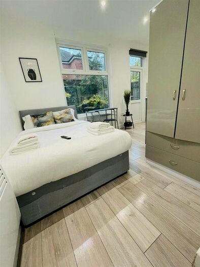 Studio To Rent In Gowan Road, London, NW10