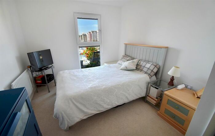 1 Bedroom Flat For Sale In Newfoundland Way, Portishead, Bristol, BS20