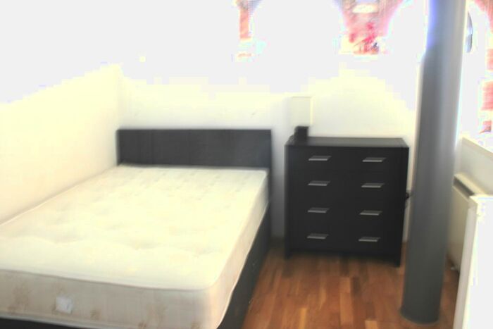 1 Bedroom Flat For Sale In Lilycroft Road, Bradford, BD9