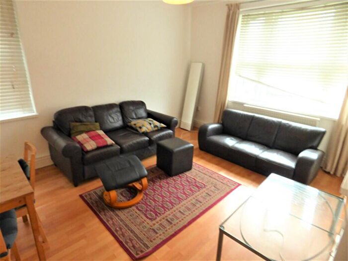 3 Bedroom Flat To Rent In Speakman House, Gibraltar Walk, London, E2