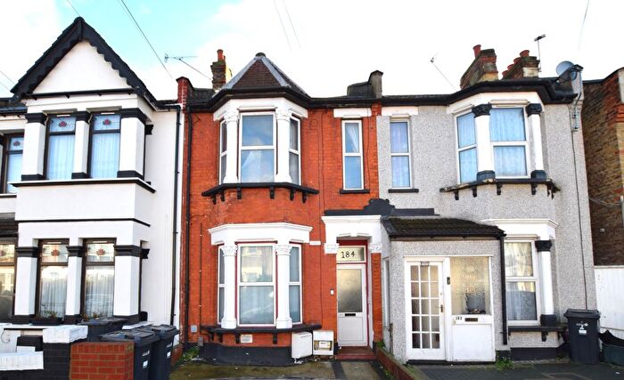 2 Bedroom Flat To Rent In Mortlake Road, Ilford, IG1