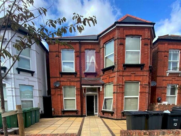 1 Bedroom Apartment To Rent In Manstone Road, Kilburn, London, NW2