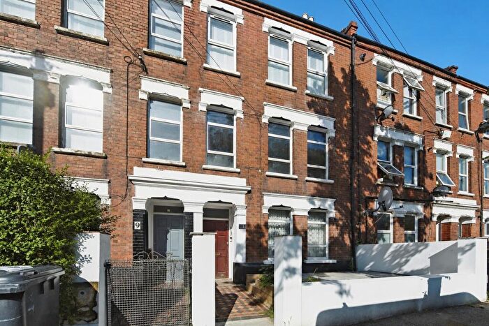 1 Bedroom Apartment For Sale In Vaughan Road, London, SE5